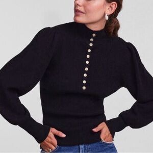 Sense Of Place Black Ribbed Knit Balloon Sleeve Pullover Cropped Sweater Size M?